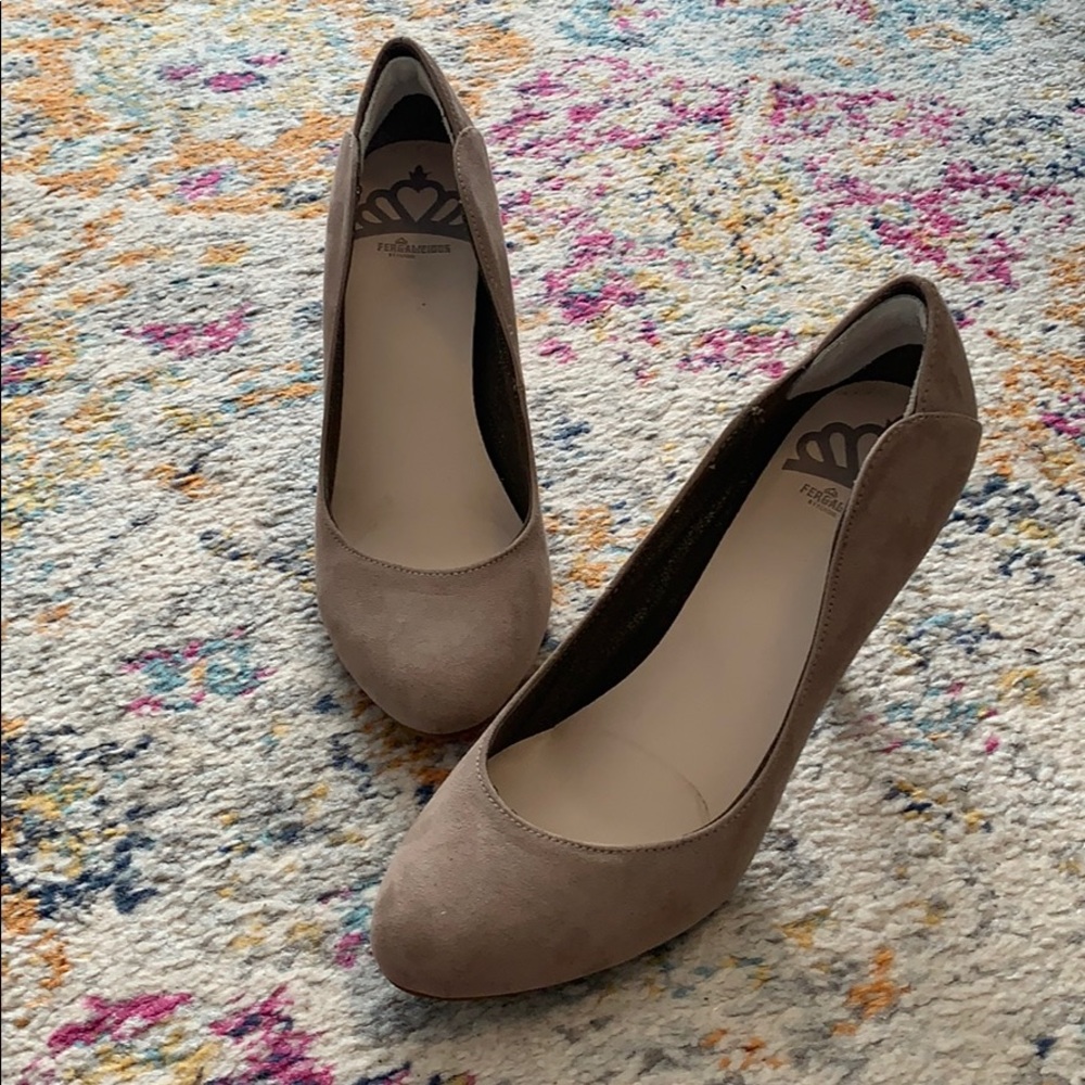 Fergicious nude pumps